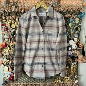NWT Levitate Brand Women's Cozy Knit Shirt Ojai Olive Size Small